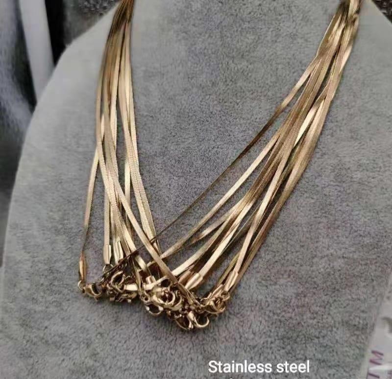 Collier plaqué or couleur plat 45cm , 1pc ,14.90chf