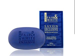 FAIR & WHITE Savon exfoliant, 200g