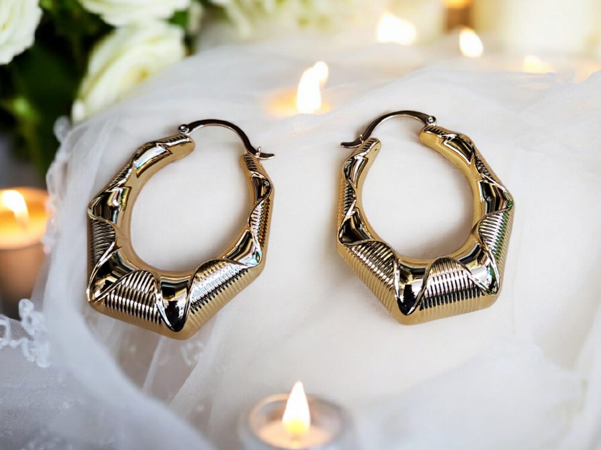 Boucles D'Oreilles haute qualité couleur 18 carats.