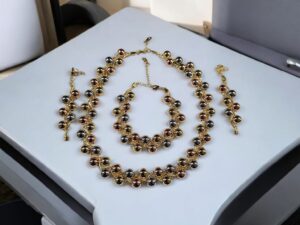 Ensemble de 3 bijoux fantaisie en 3 couluers