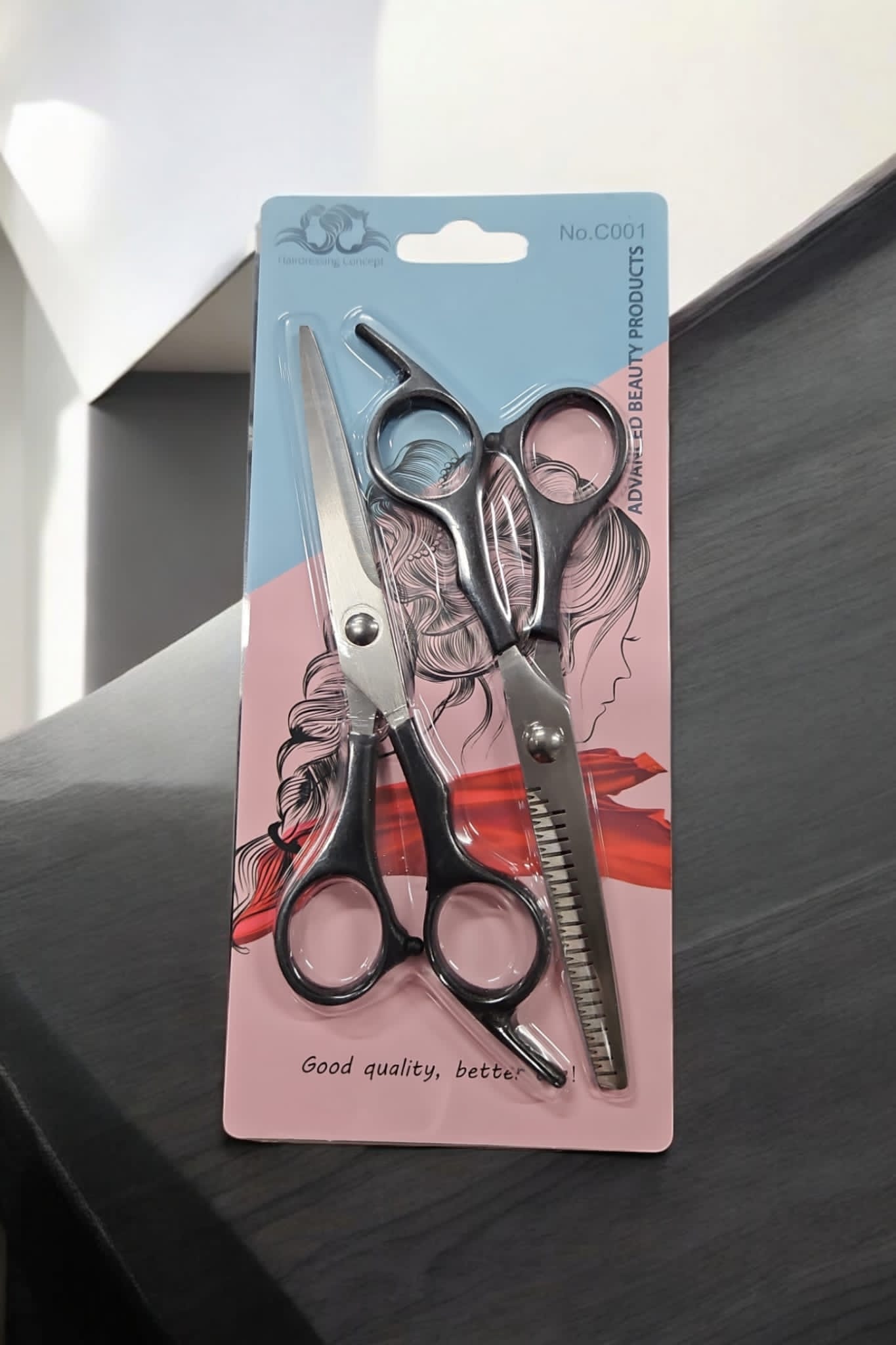2 set de ciseaux de modelage et ciseaux de coiffure.