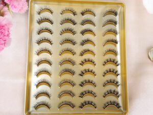 4 modele 20 pairs de faux-cils courbe. reutilisable.3D02