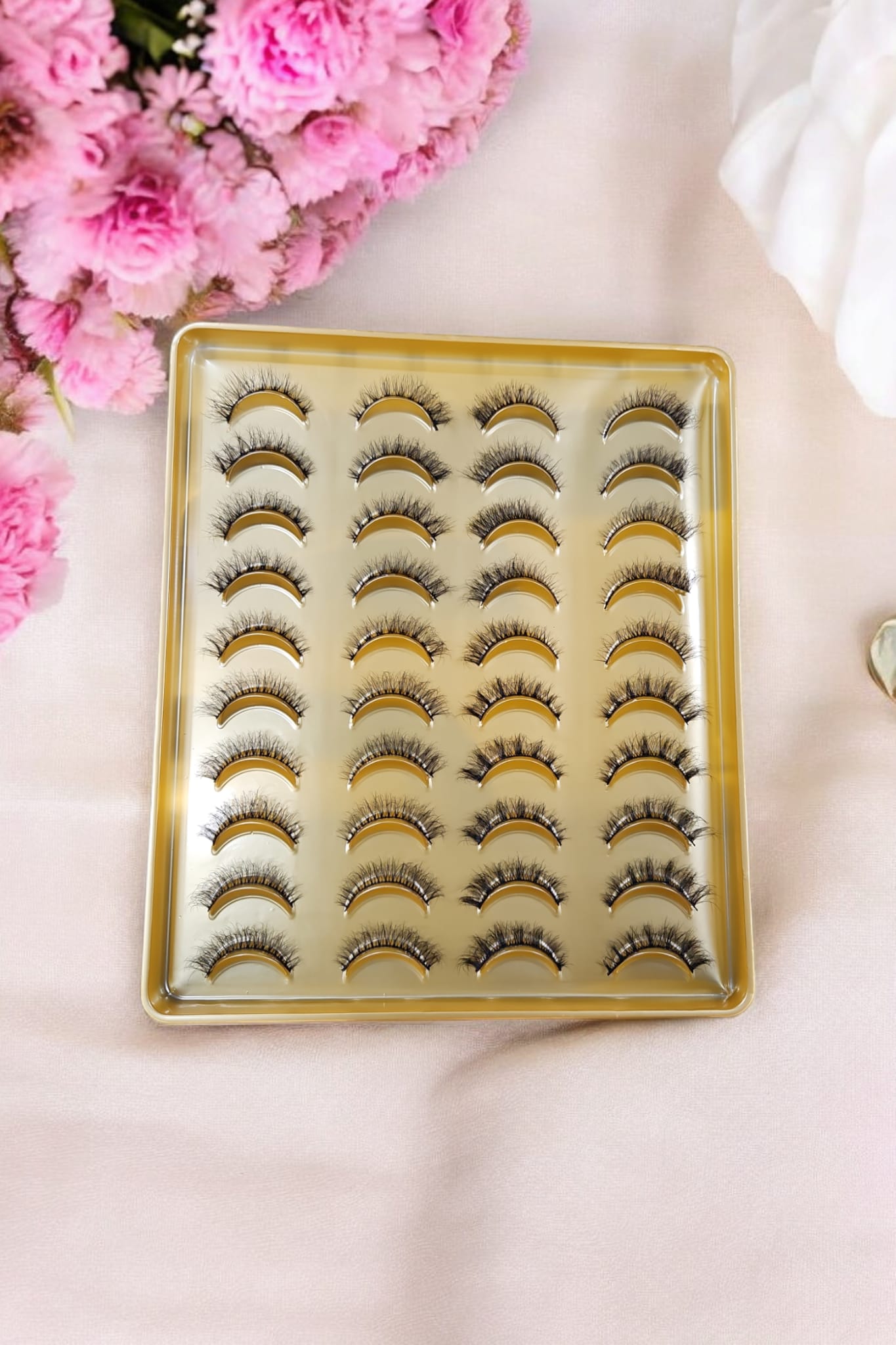 4 modele 20 pairs de faux-cils courbe. reutilisable.3D02
